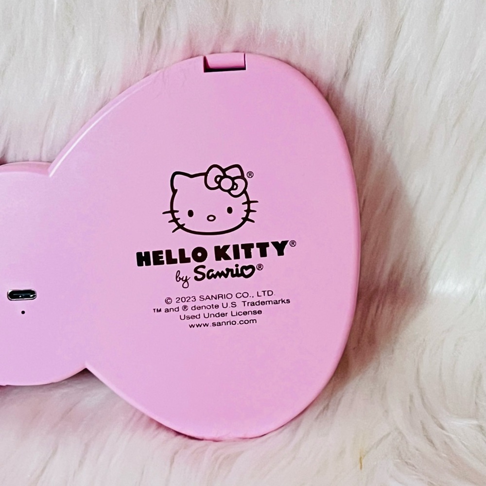 Hello Kitty Bow LED Compact Mirror (Large) - Picture 9 of 11